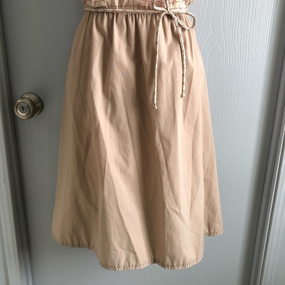 Vintage Ms. Sugar Tan Cap Sleeve Dress - Picture 3 of 8